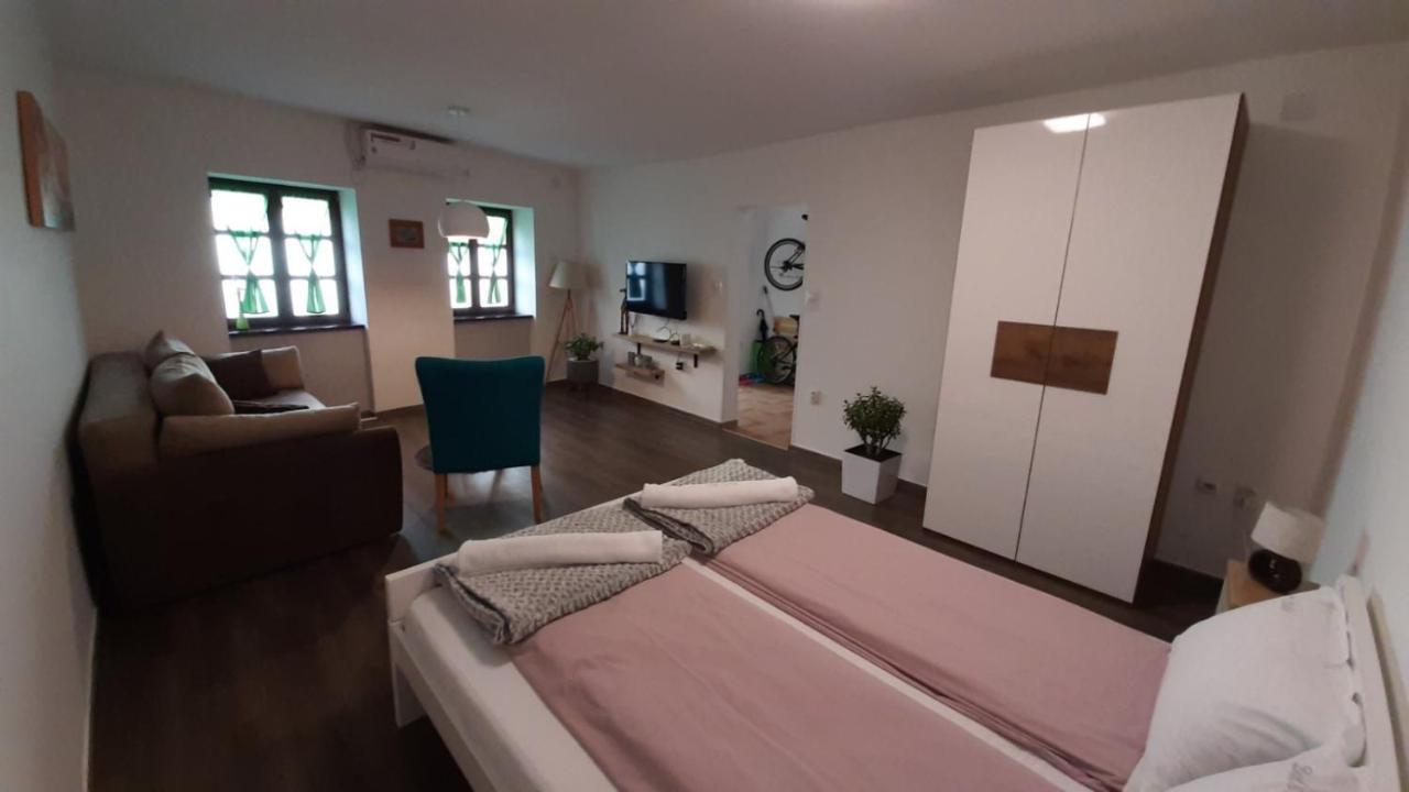Bed&Bike Lejlighed Sremski Karlovci Eksteriør billede